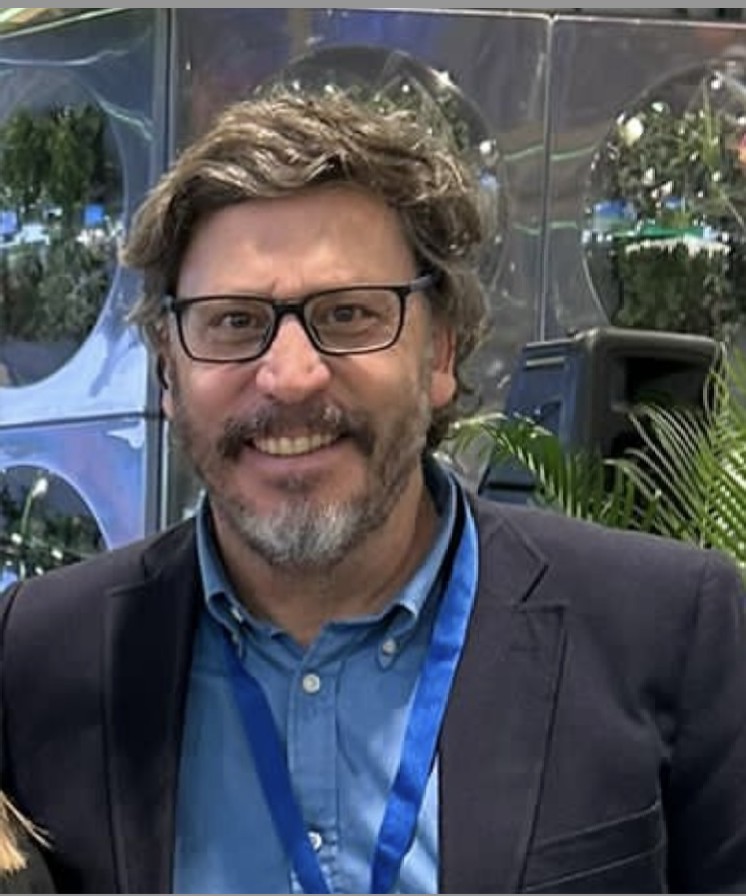 Retrato de Claudio Ponce, asesor inmobiliario